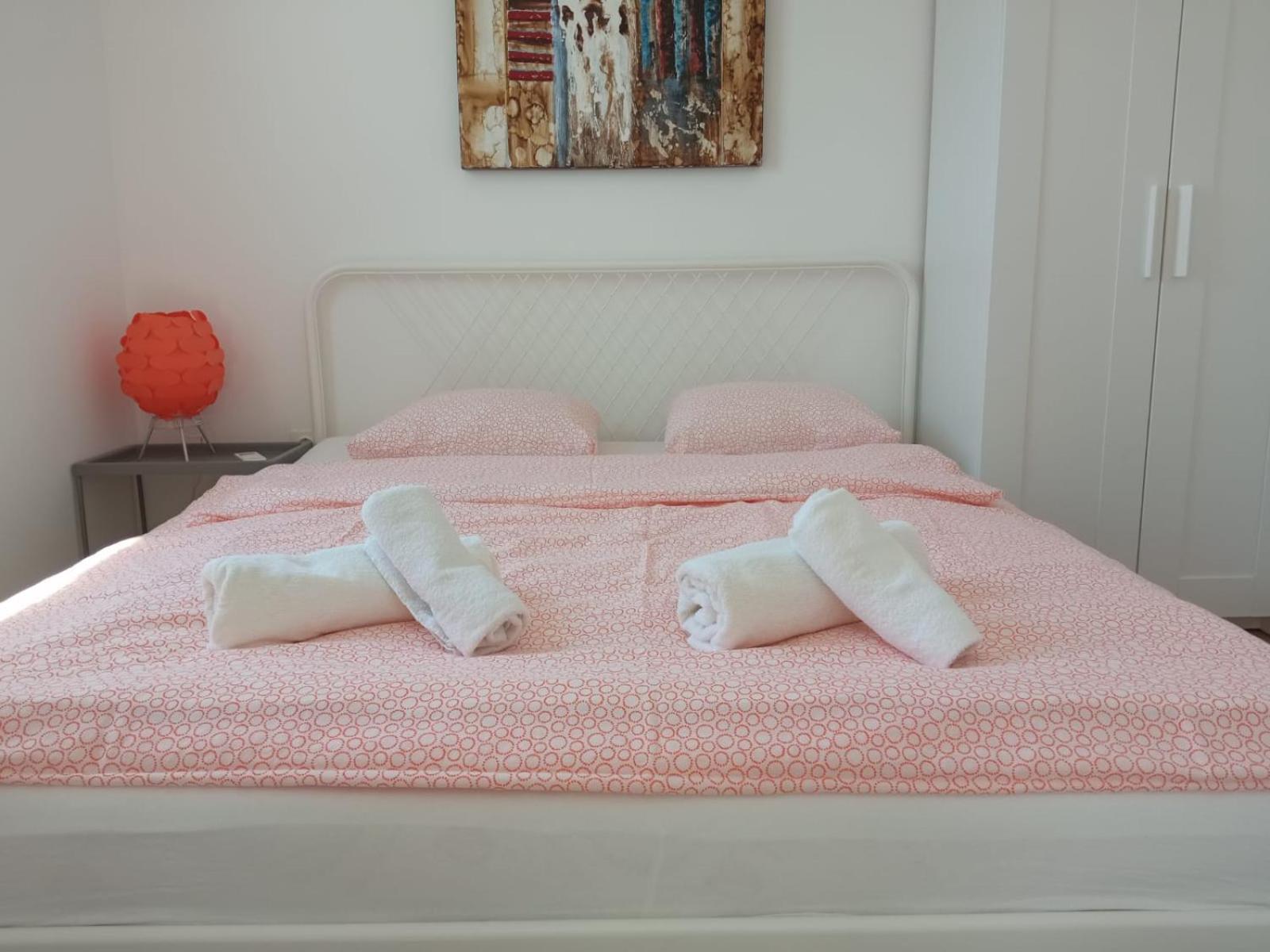 Beachfront Apartments Anita With Pool Karlobag Room photo