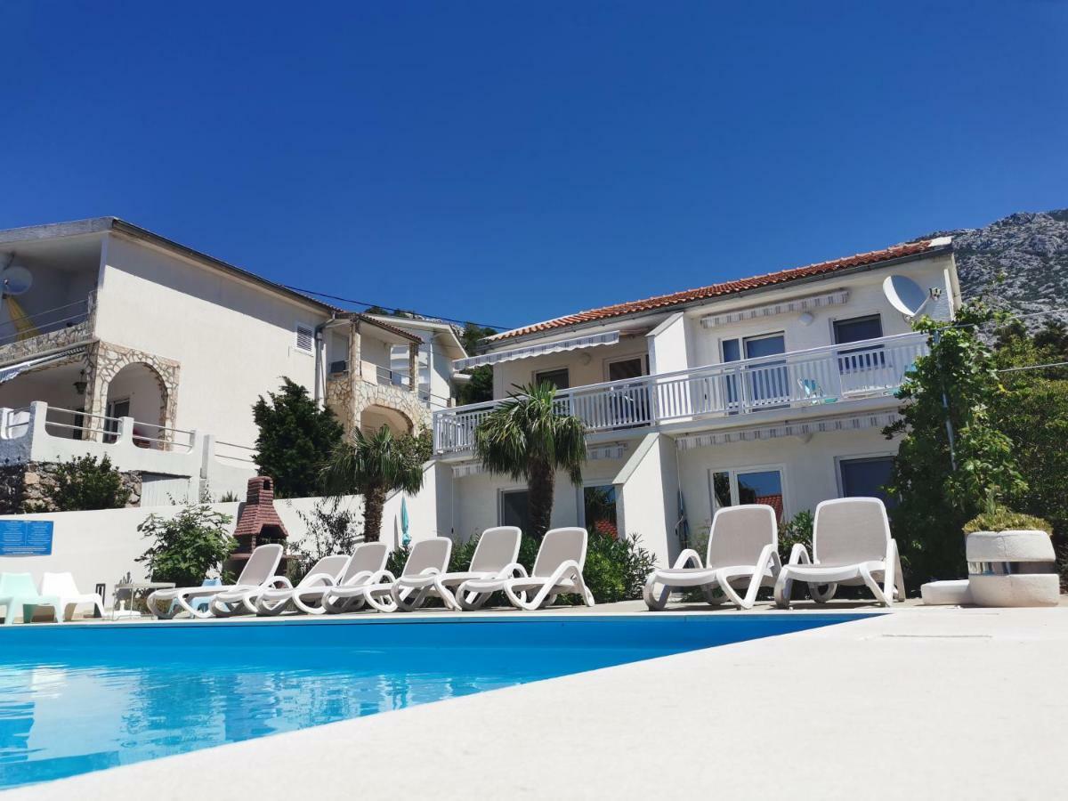 Beachfront Apartments Anita With Pool Karlobag Exterior photo