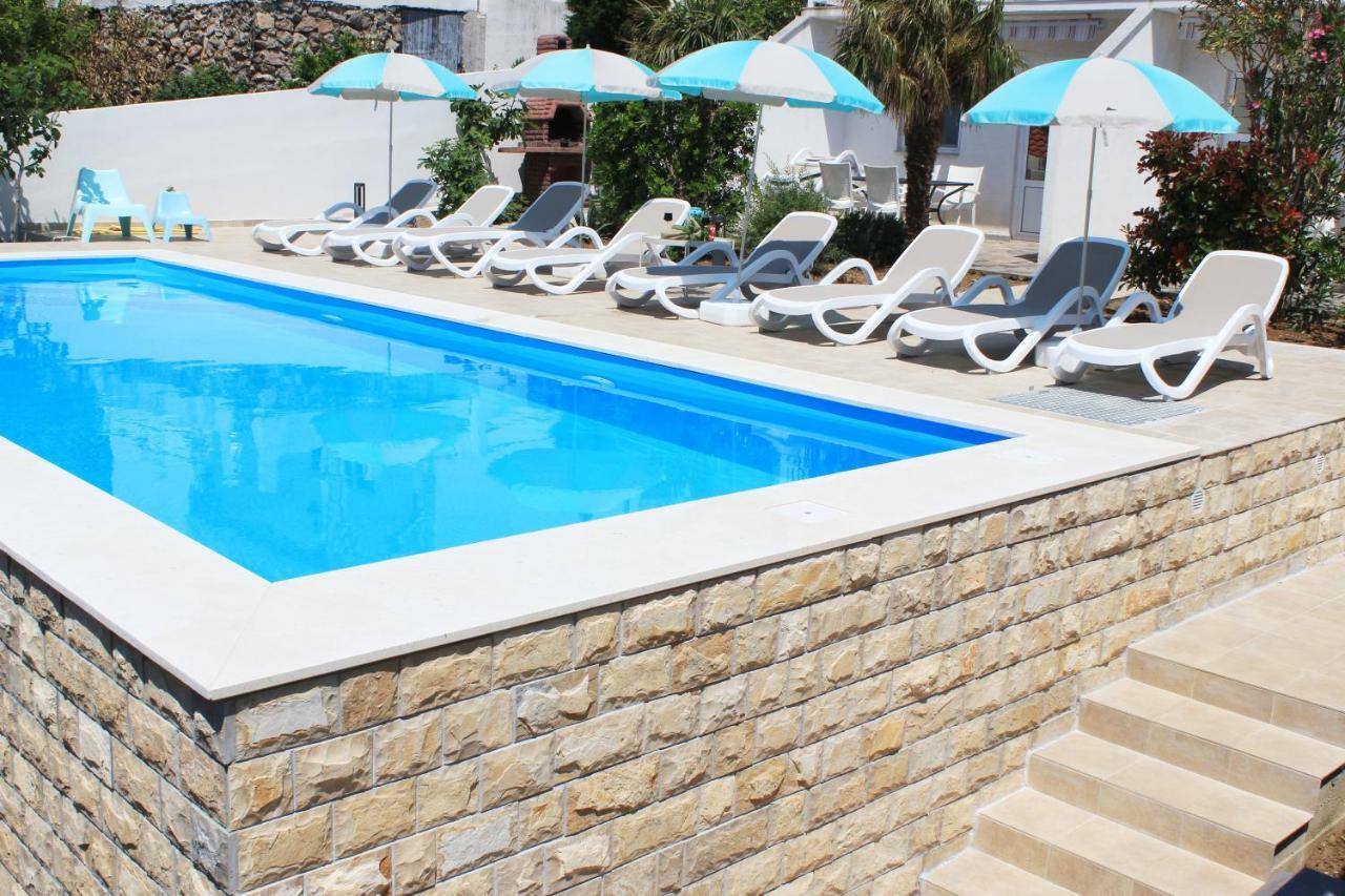 Beachfront Apartments Anita With Pool Karlobag Exterior photo